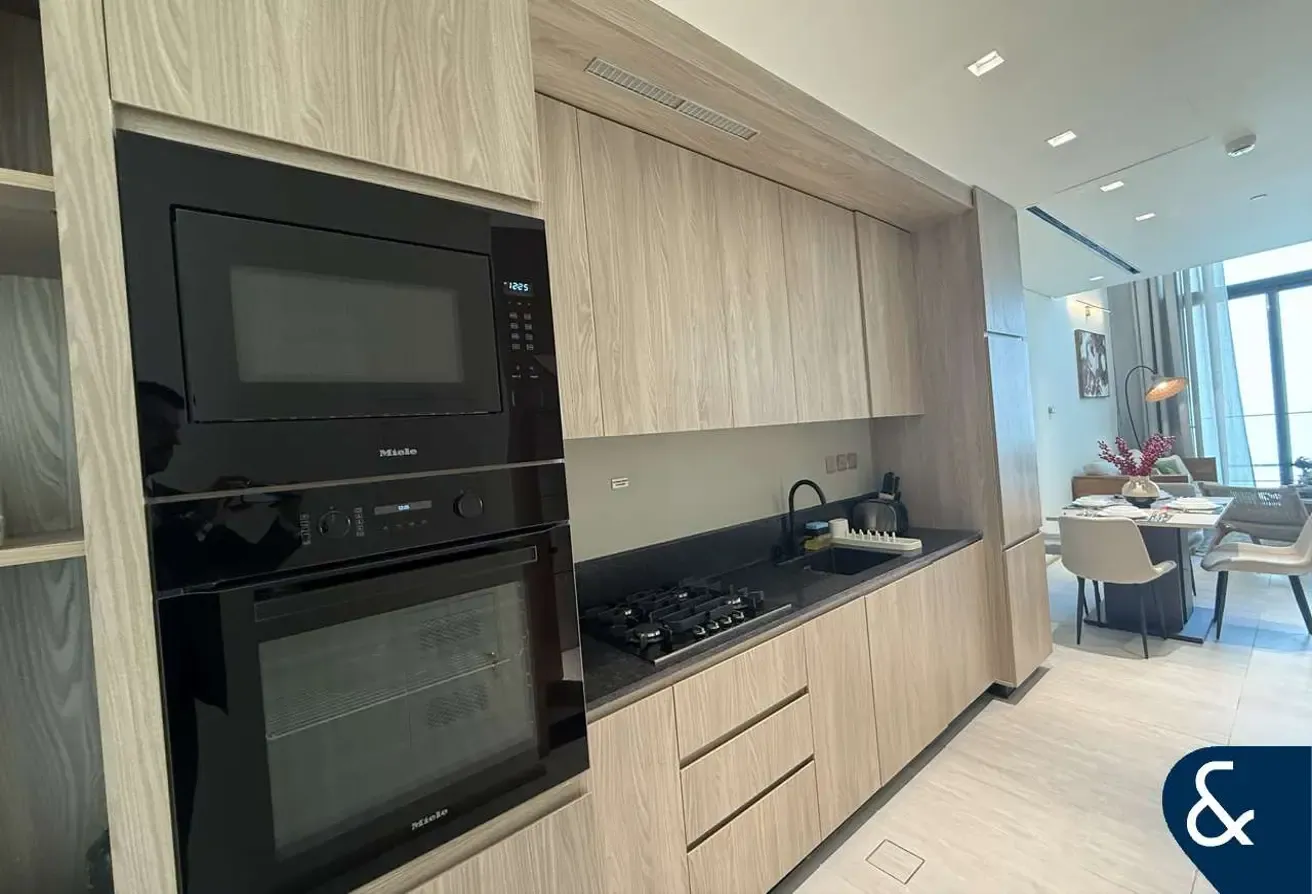 Luxury Penthouse | Brand New | Vacant | 1 Bed