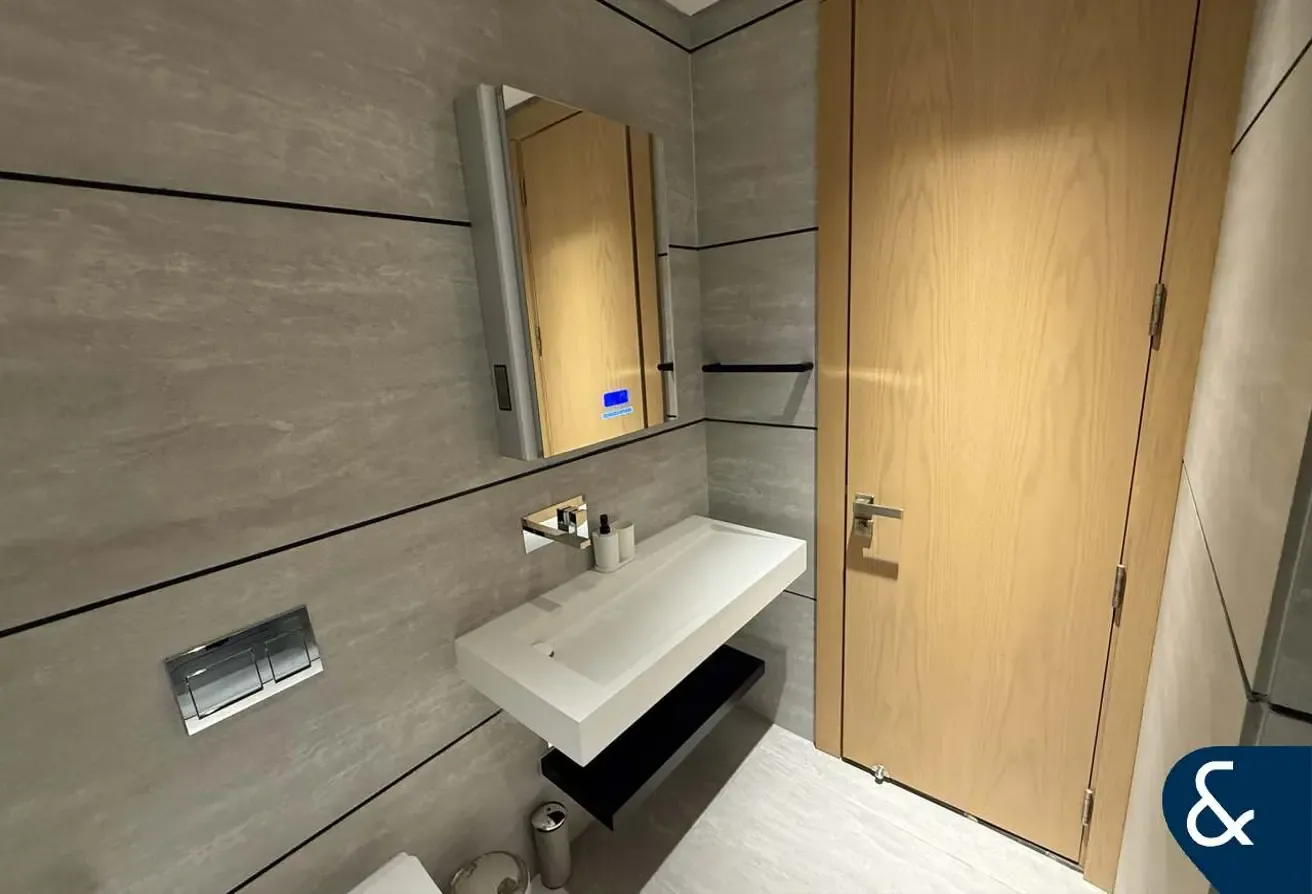 Luxury Penthouse | Brand New | Vacant | 1 Bed