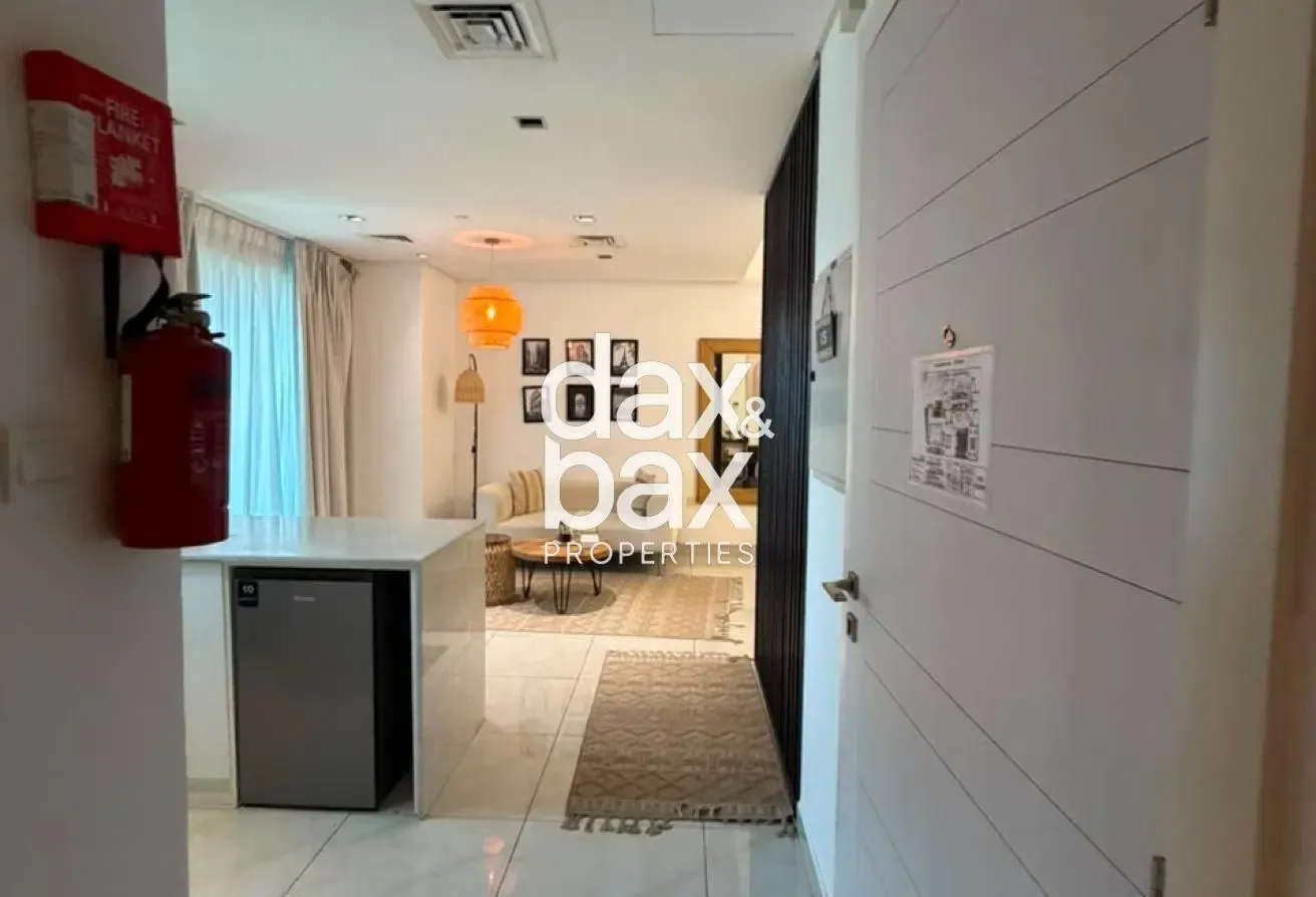Modern & Brand New | Balcony & City View | Huge La