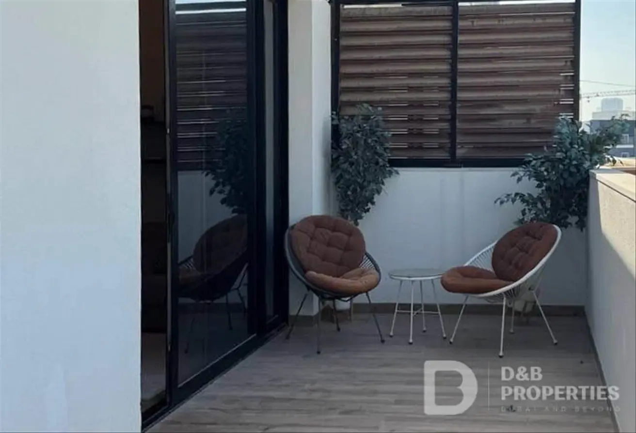 Fully furnished | Park view | Motivated seller