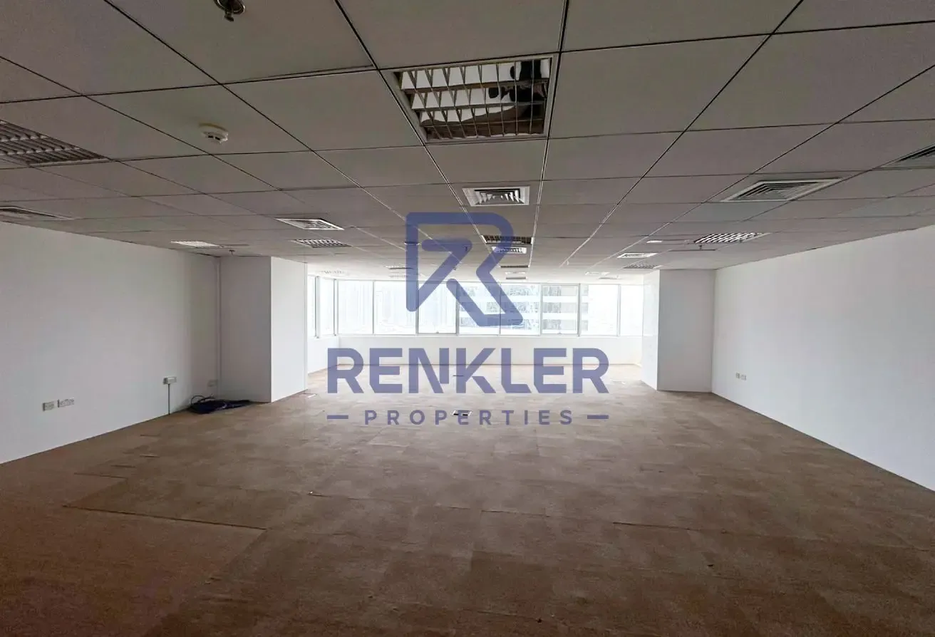 Spacious | Vacant | Close To Metro | Grade A