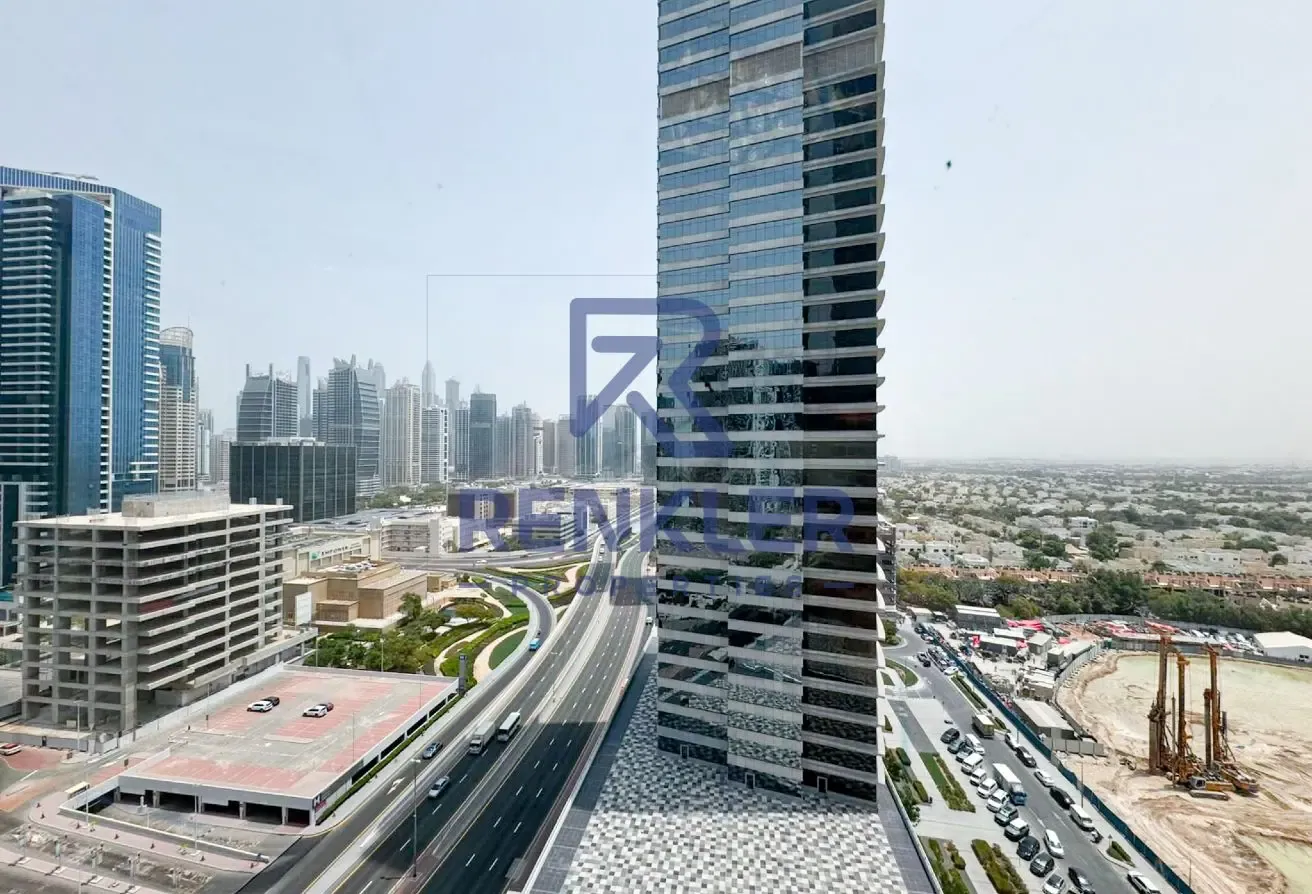Spacious | Vacant | Close To Metro | Grade A