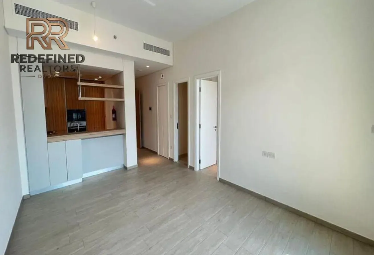 Large Layout | Pool Views |Elegant 1BR