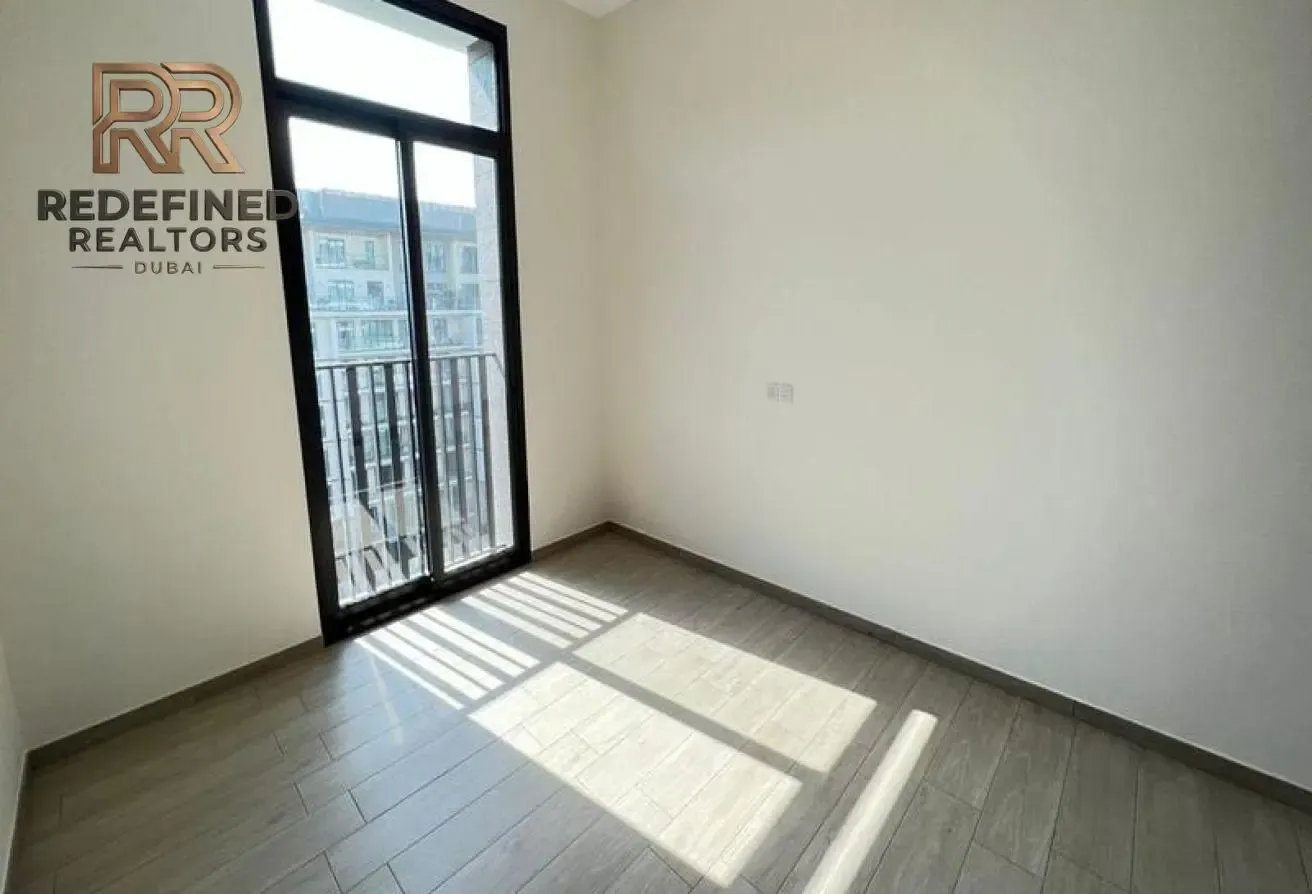 Large Layout | Pool Views |Elegant 1BR
