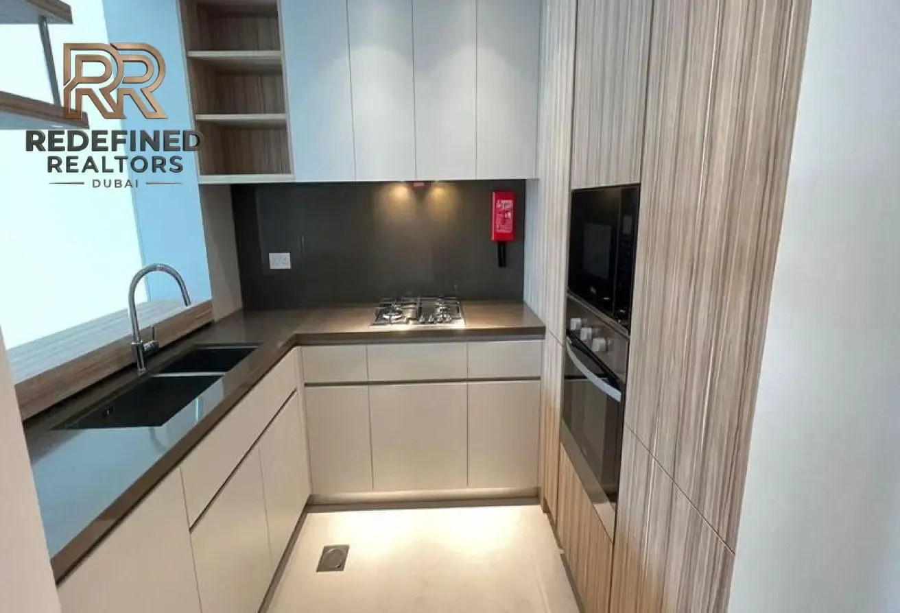 Large Layout | Pool Views |Elegant 1BR