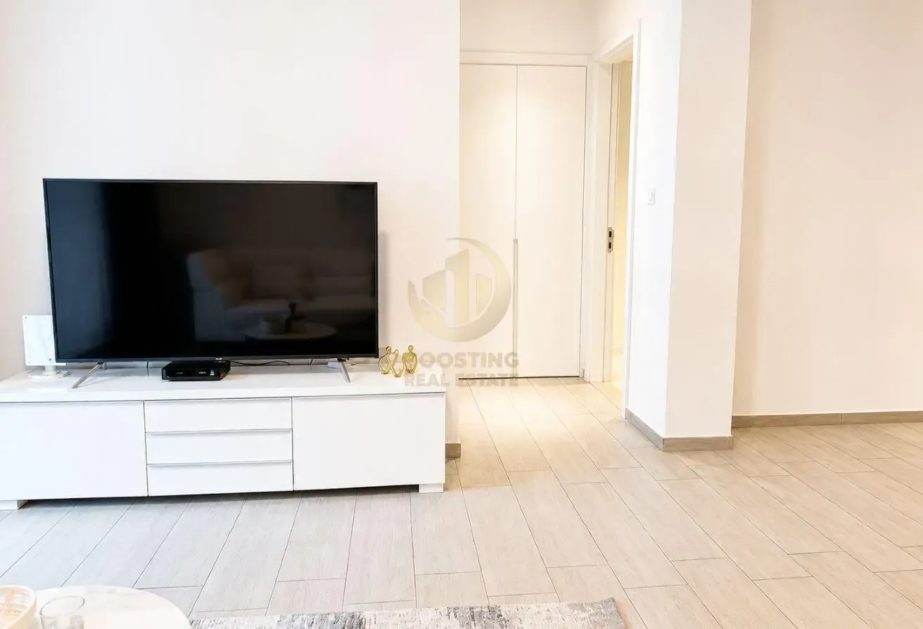 Stylish 1-BR | Vacant Soon | Pool View | Wilton