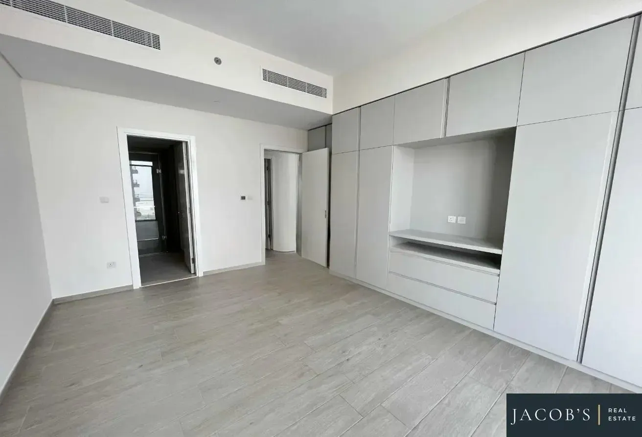 Park View | High Floor | Vacant on Transfer