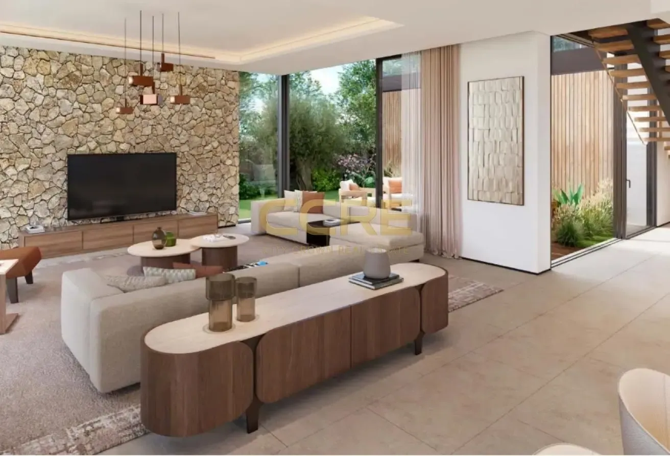 5BR Villa G+2|Prime Location| Huge Plot| Less OP