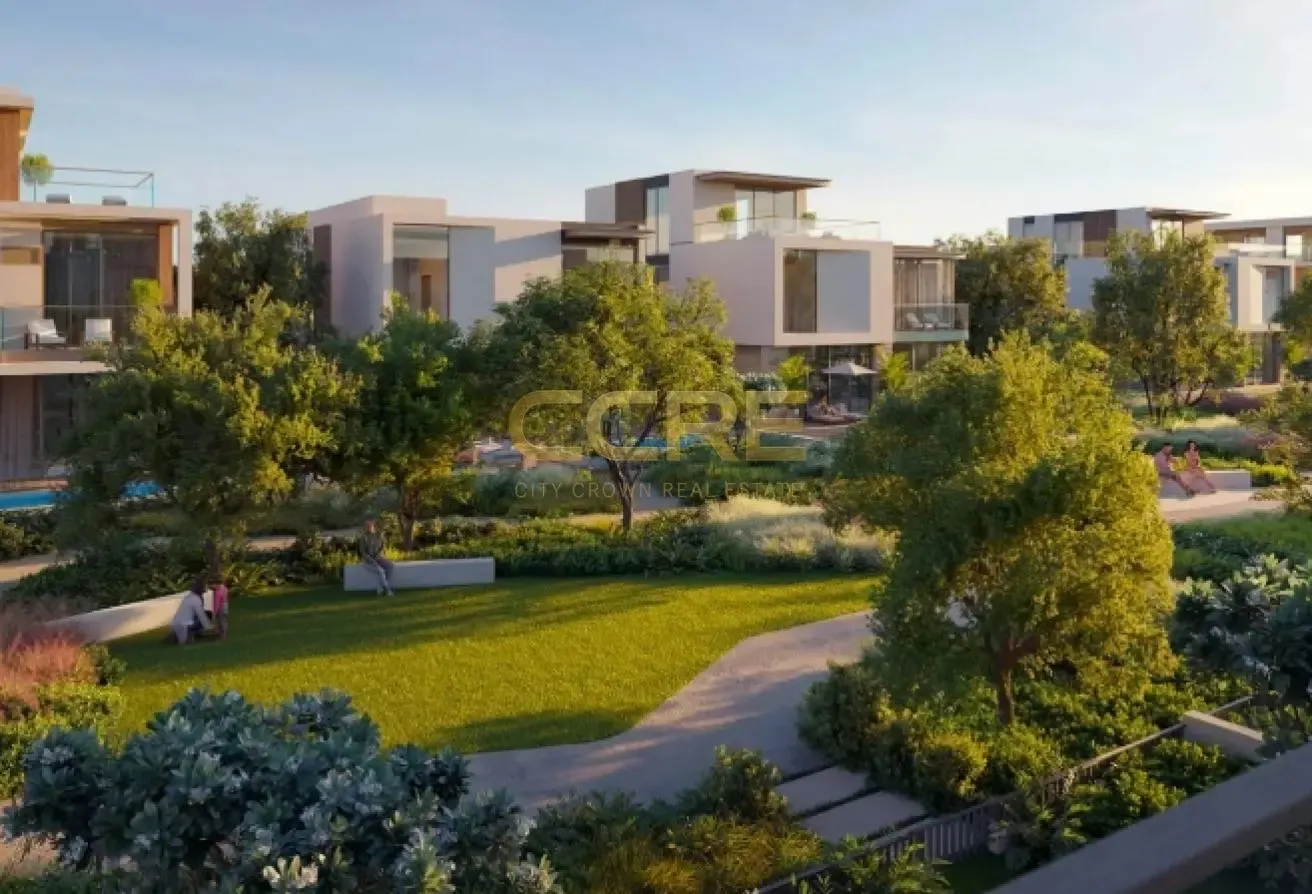 5BR Villa G+2|Prime Location| Huge Plot| Less OP