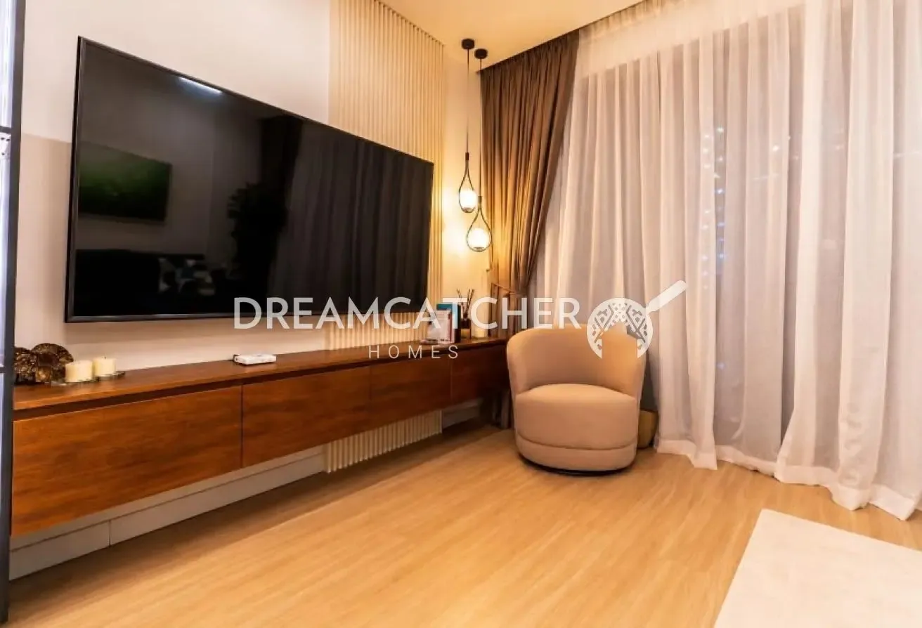Prime location | Fully Furnished | Fountain View