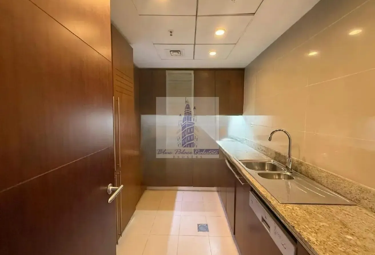 STANDPOINT T1  |  ONE BEDROOM  |  OPERA VIEW
