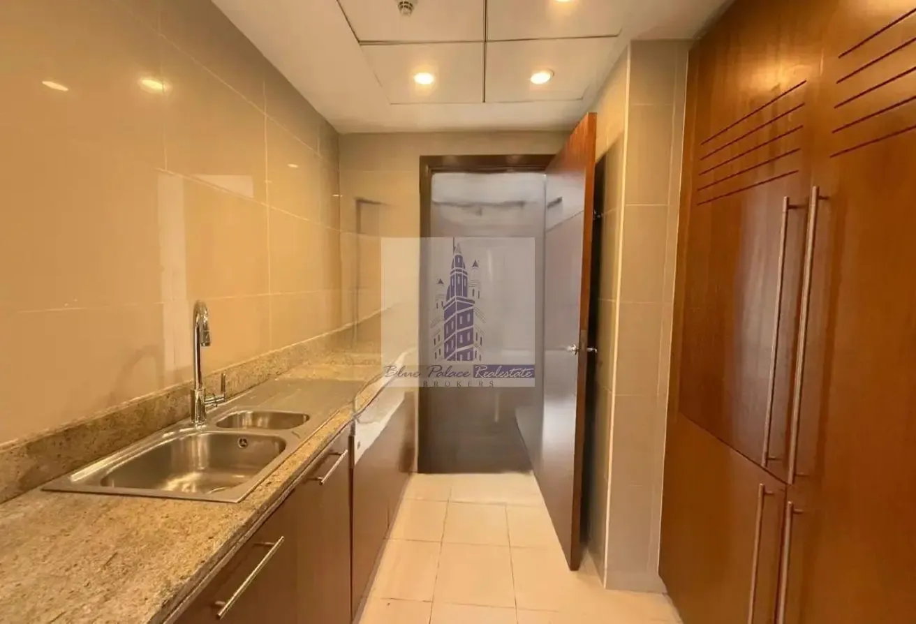 STANDPOINT T1  |  ONE BEDROOM  |  OPERA VIEW