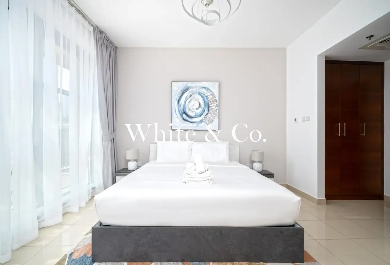 Bright | Well Maintained | Opera District