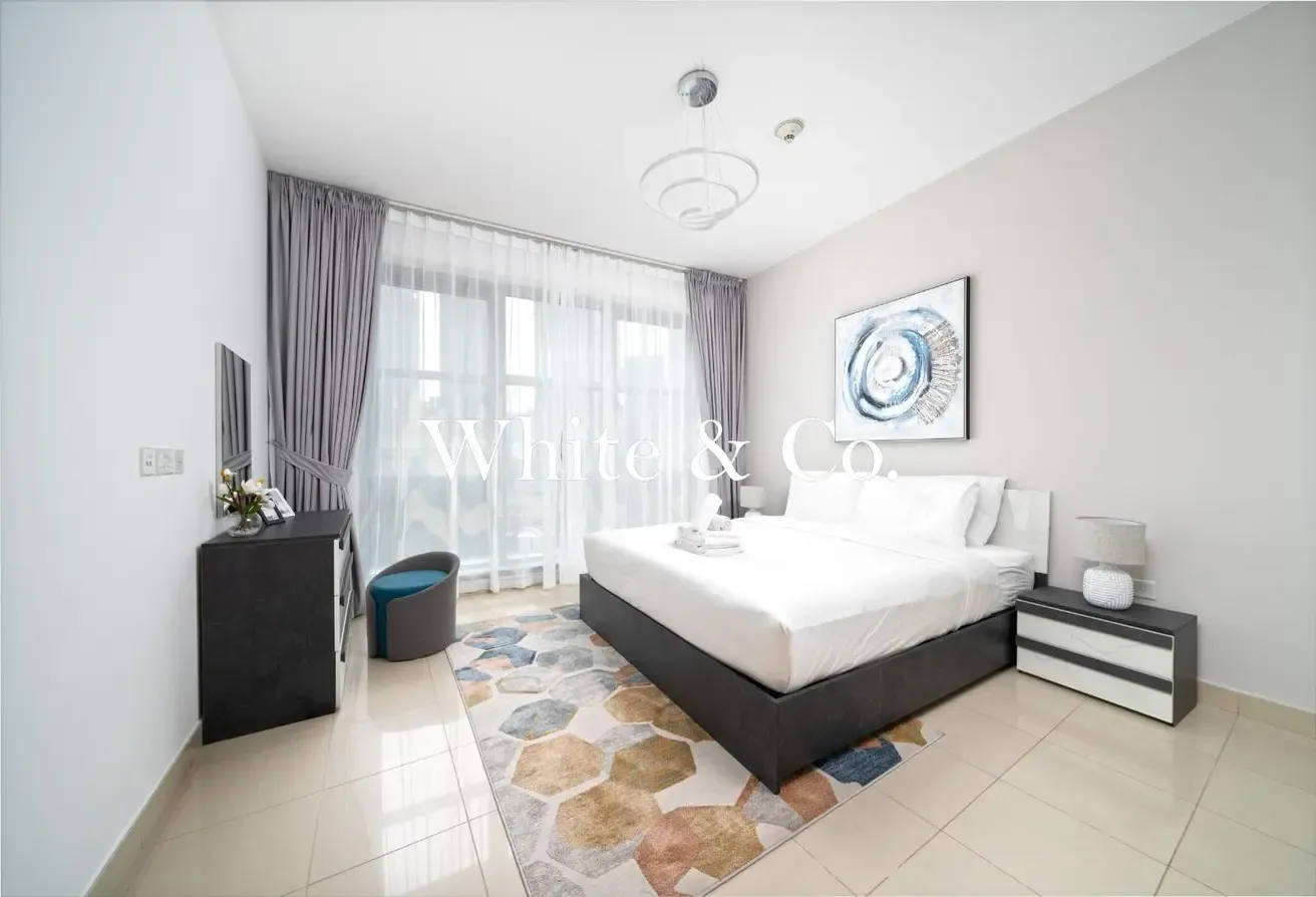 Bright | Well Maintained | Opera District