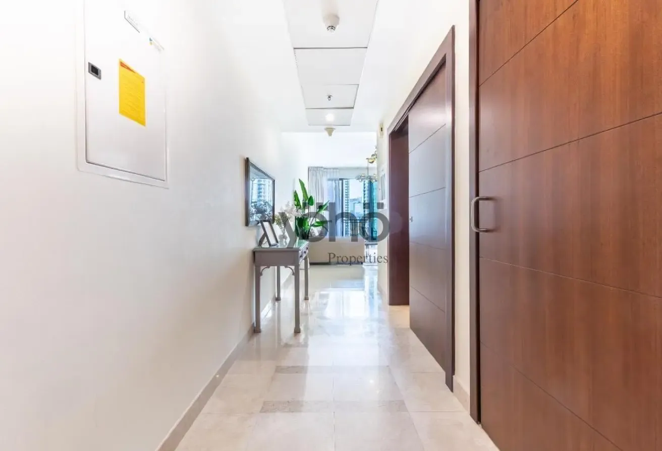 FULLY FURNISHED | FOUNTAIN VIEW | SPACIOUS