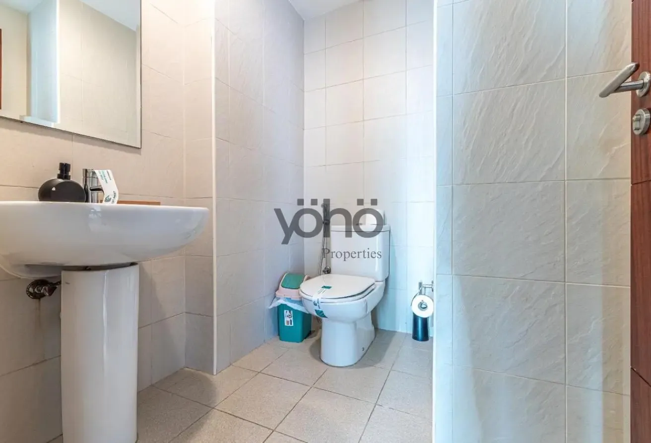 FULLY FURNISHED | FOUNTAIN VIEW | SPACIOUS