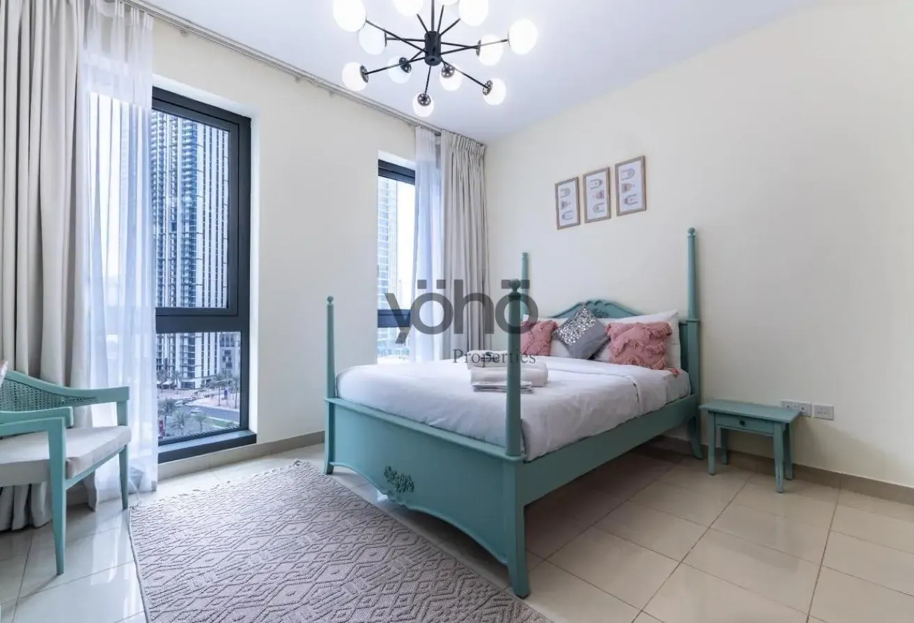 FULLY FURNISHED | FOUNTAIN VIEW | SPACIOUS