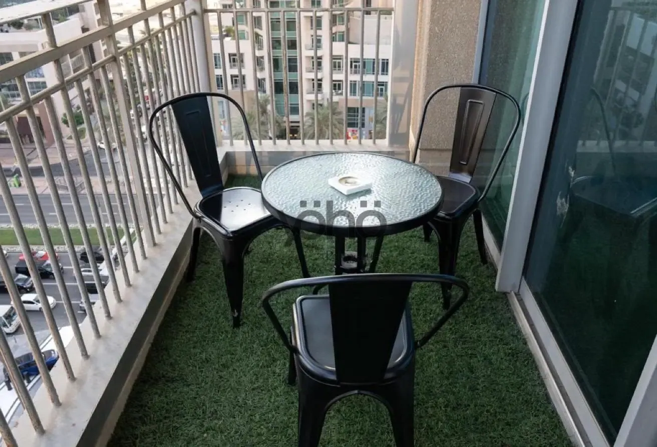 FULLY FURNISHED | FOUNTAIN VIEW | SPACIOUS