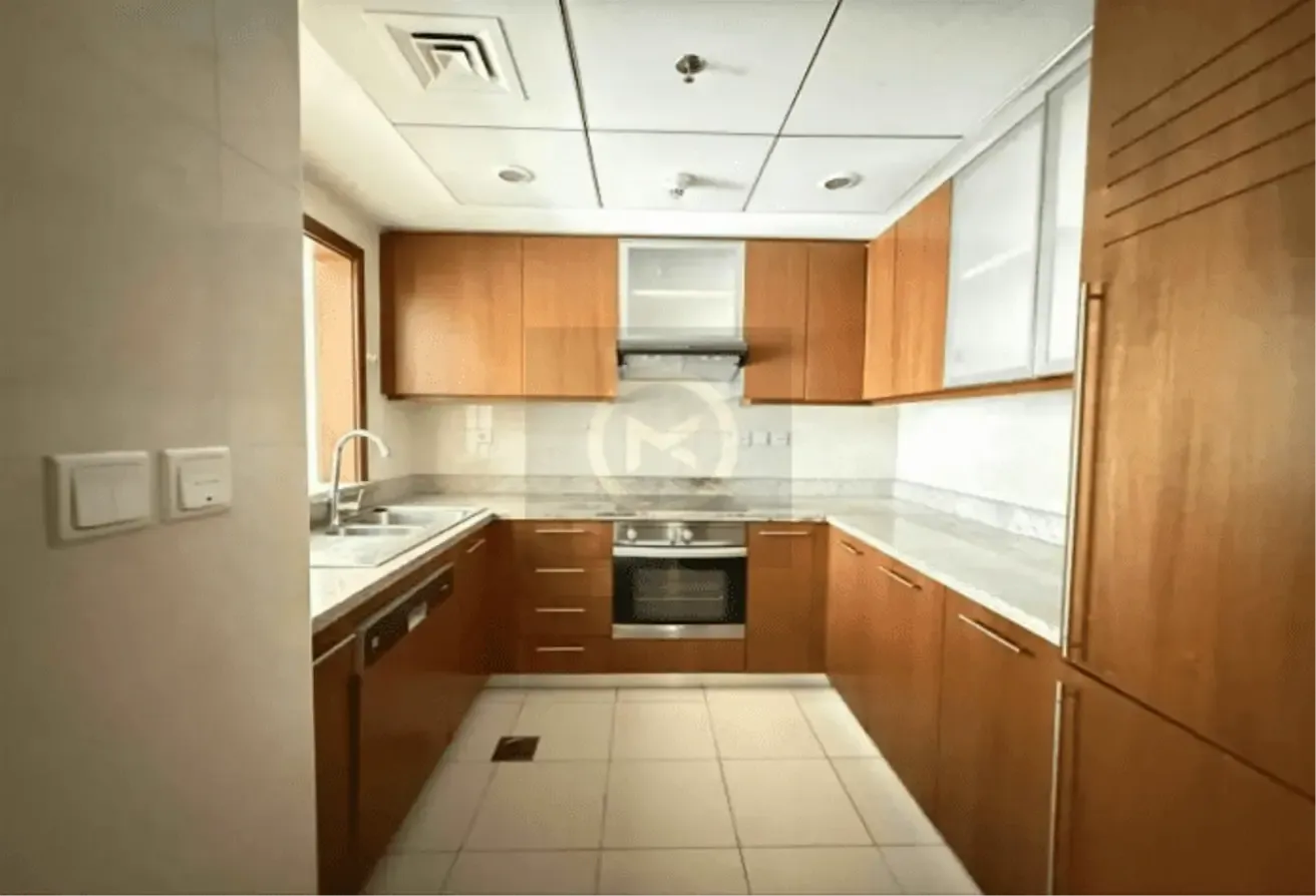 Spacious 1BR | Unfurnished | Prime Location