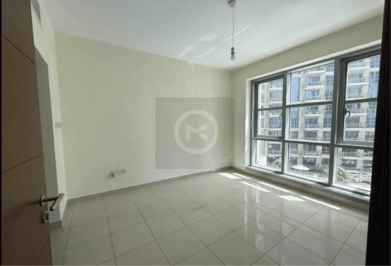 Spacious 1BR | Unfurnished | Prime Location
