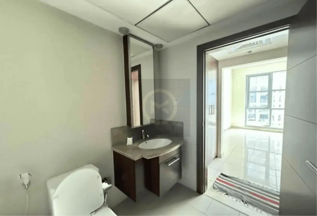 Spacious 1BR | Unfurnished | Prime Location