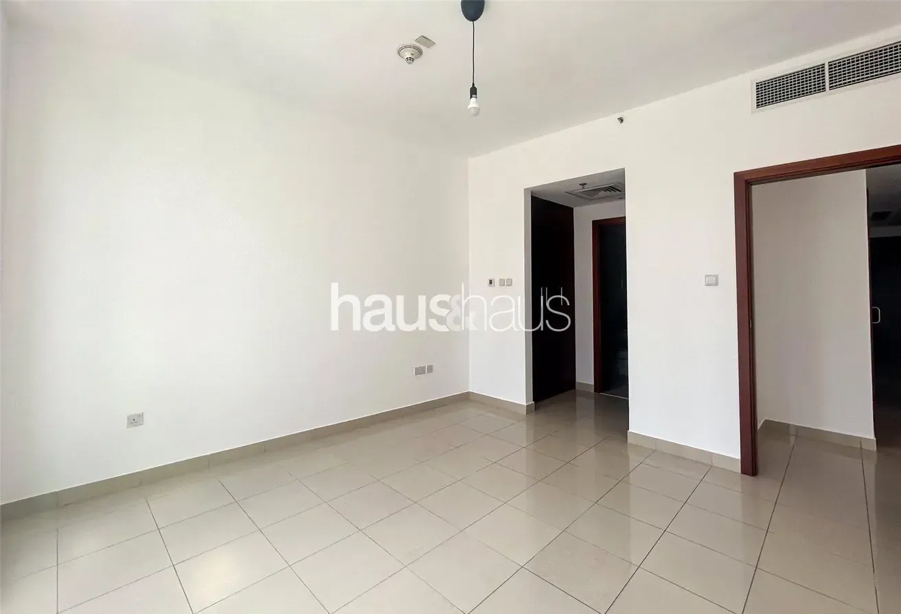 Vacant On Transfer | Fountain Views | EMAAR