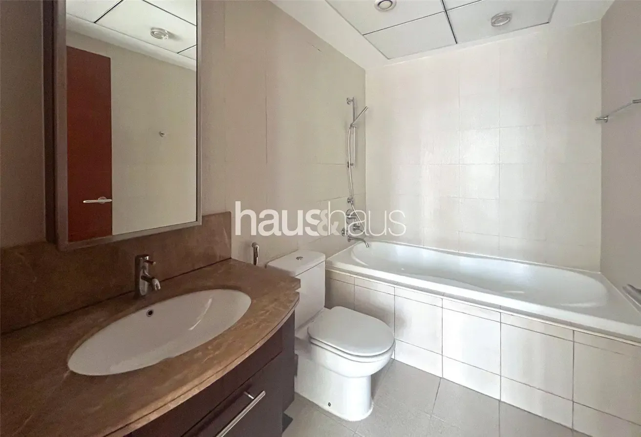 Vacant On Transfer | Fountain Views | EMAAR