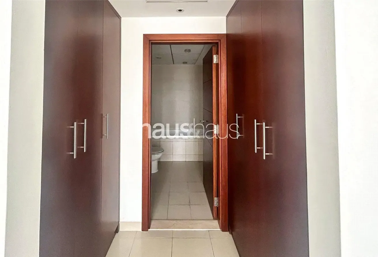Vacant On Transfer | Fountain Views | EMAAR