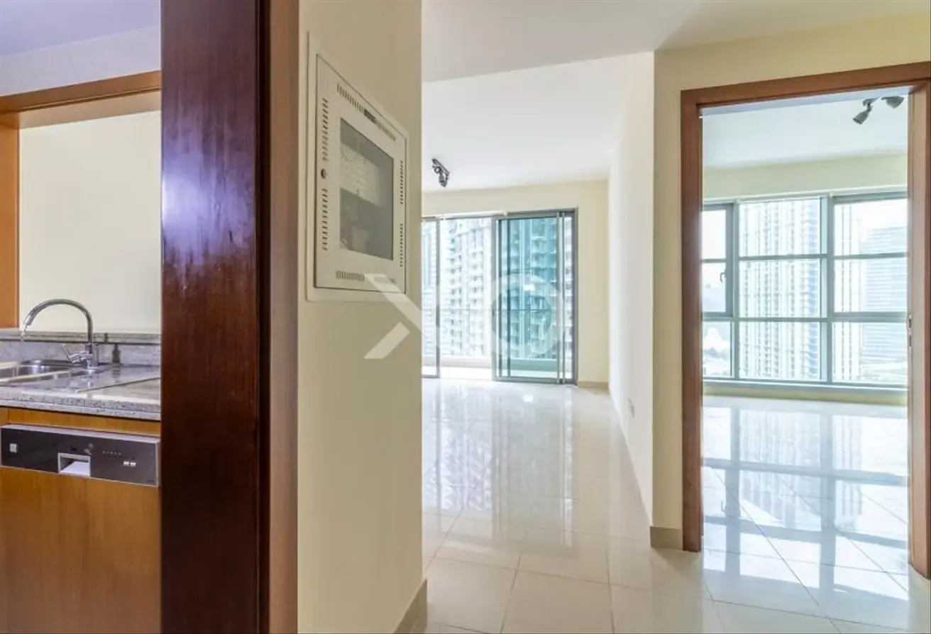 Great price | Vacant | Fountain View