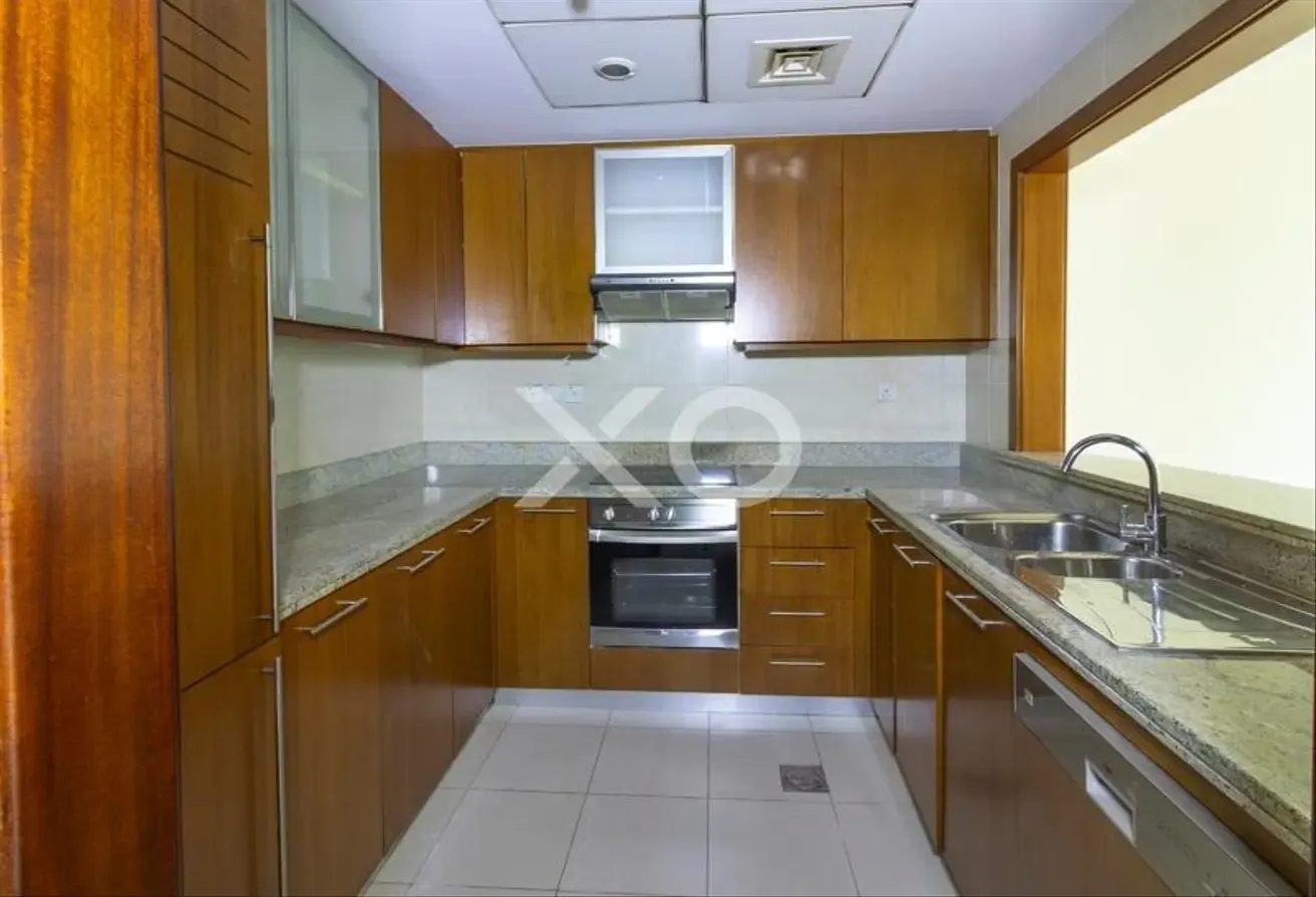 Great price | Vacant | Fountain View