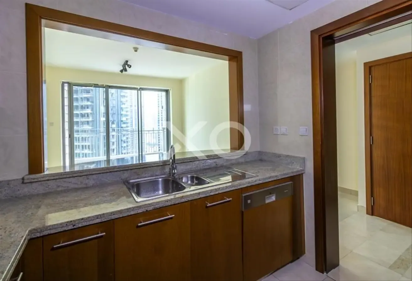 Great price | Vacant | Fountain View