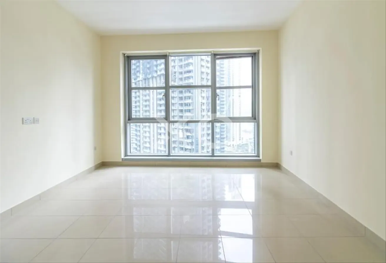 Great price | Vacant | Fountain View