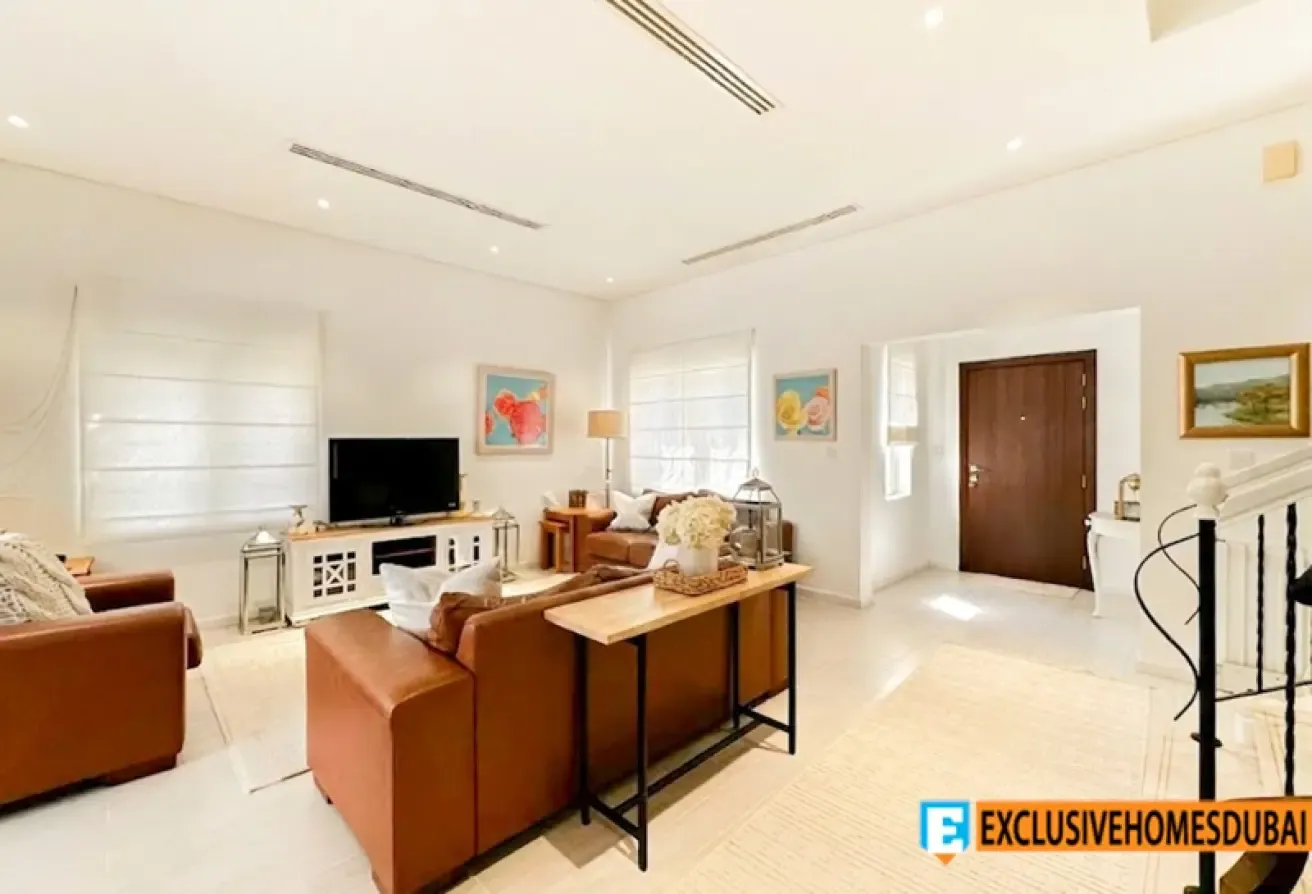 Upgraded | Elegant | 5 beds | New Pool | Must See!