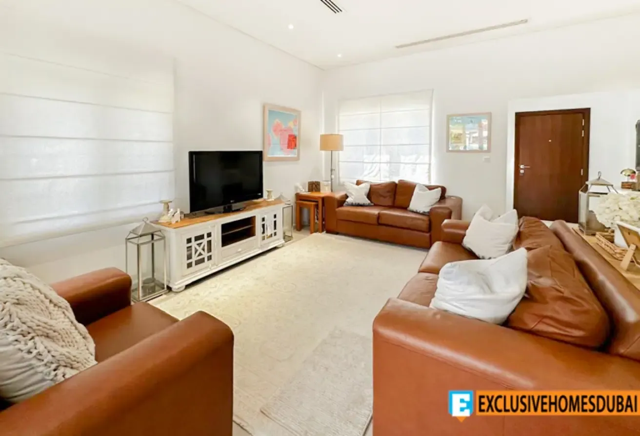 Upgraded | Elegant | 5 beds | New Pool | Must See!