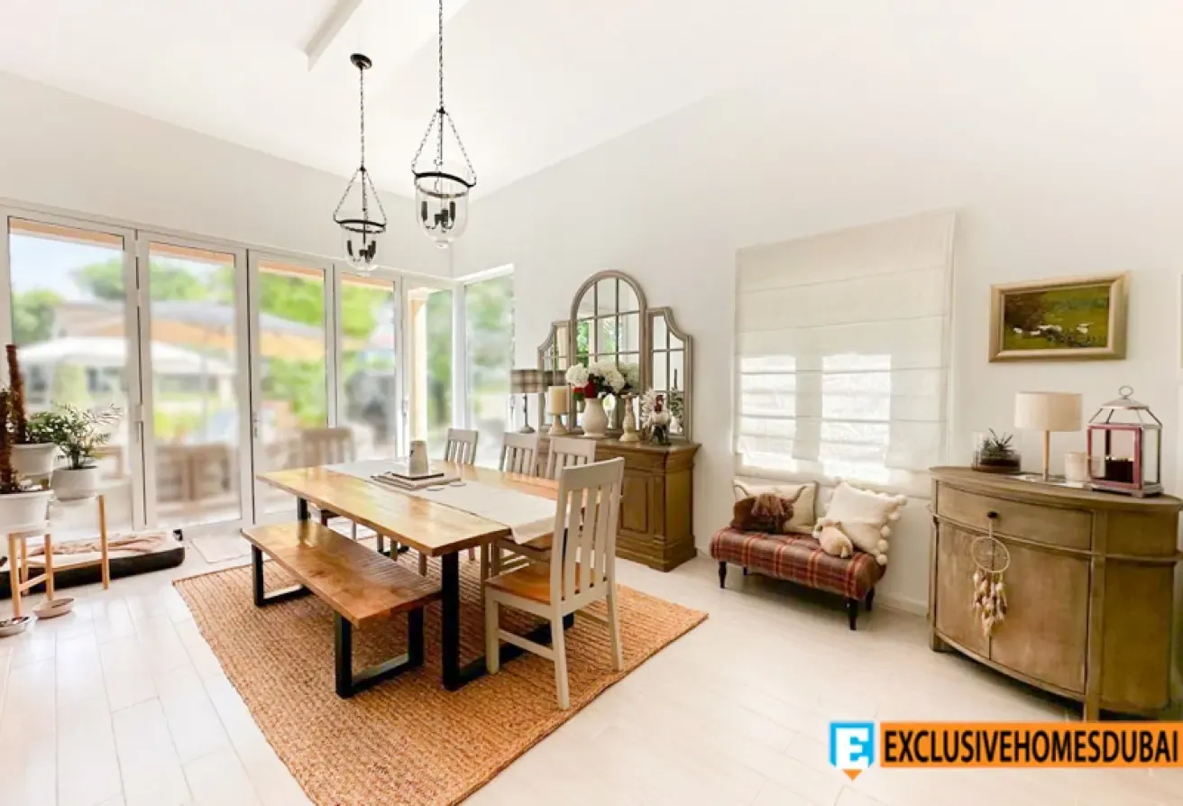 Upgraded | Elegant | 5 beds | New Pool | Must See!