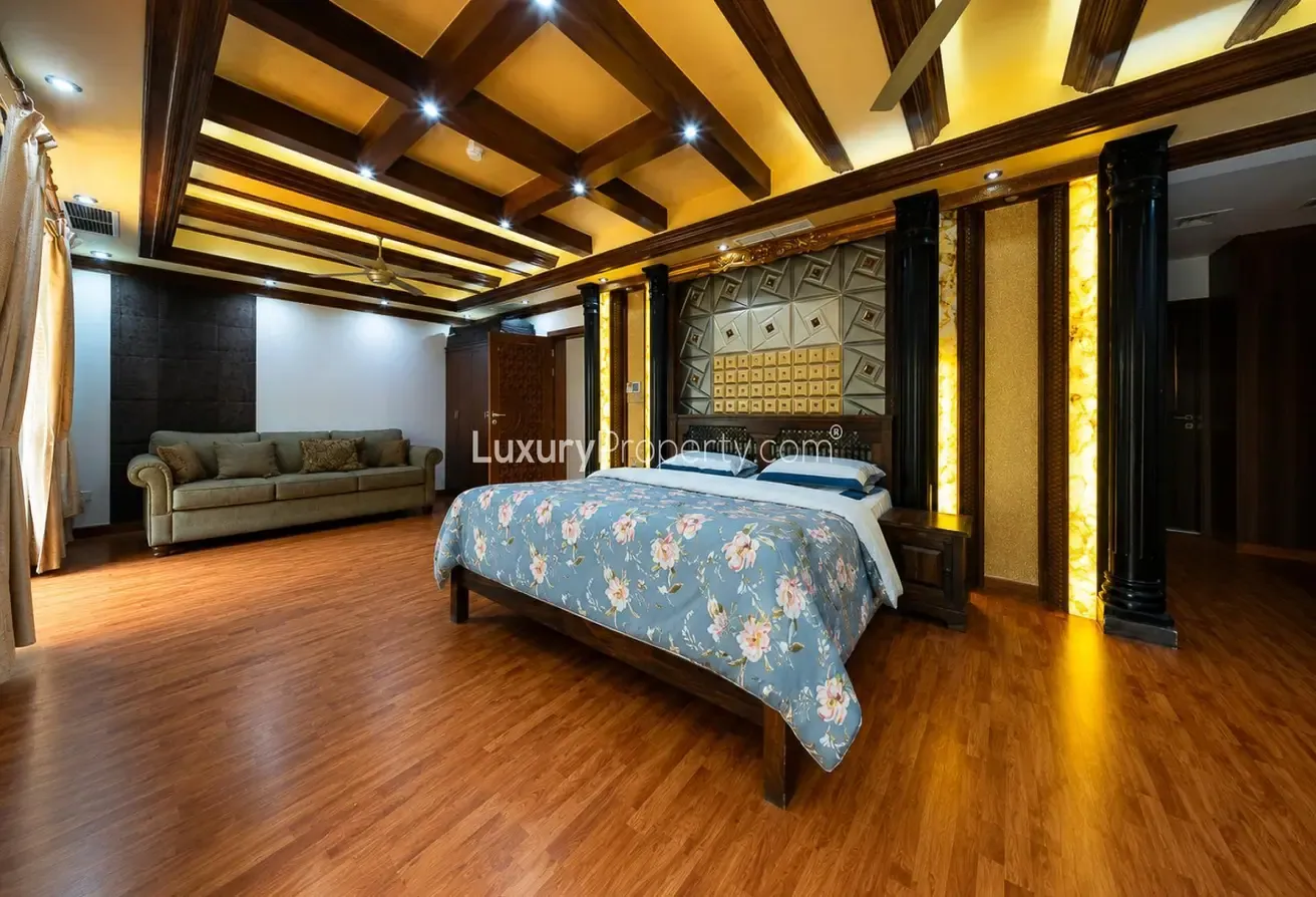 Private Pool  |  Luxury Spacious  |  VOT
