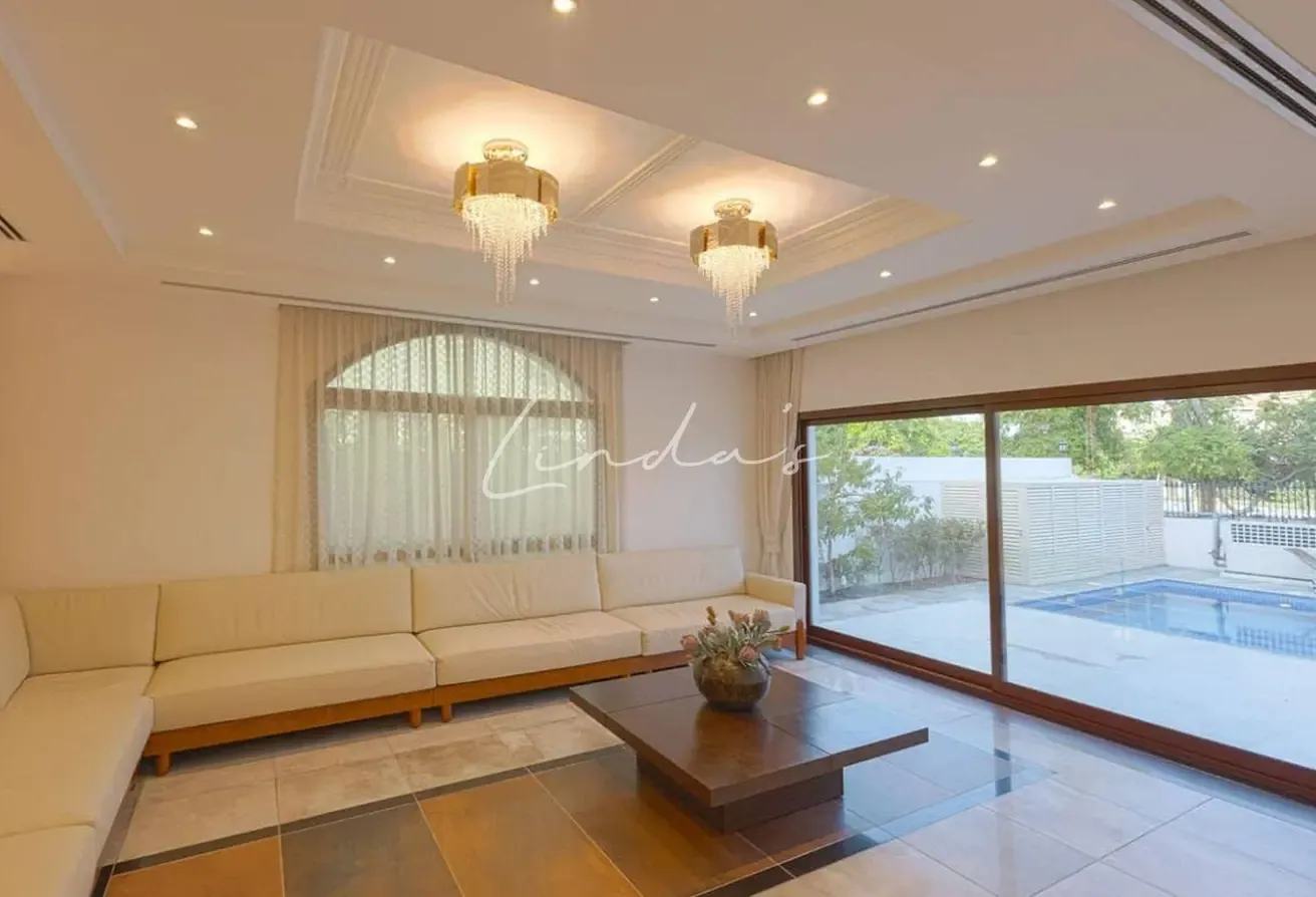 Prime location | Private Pool | Park View