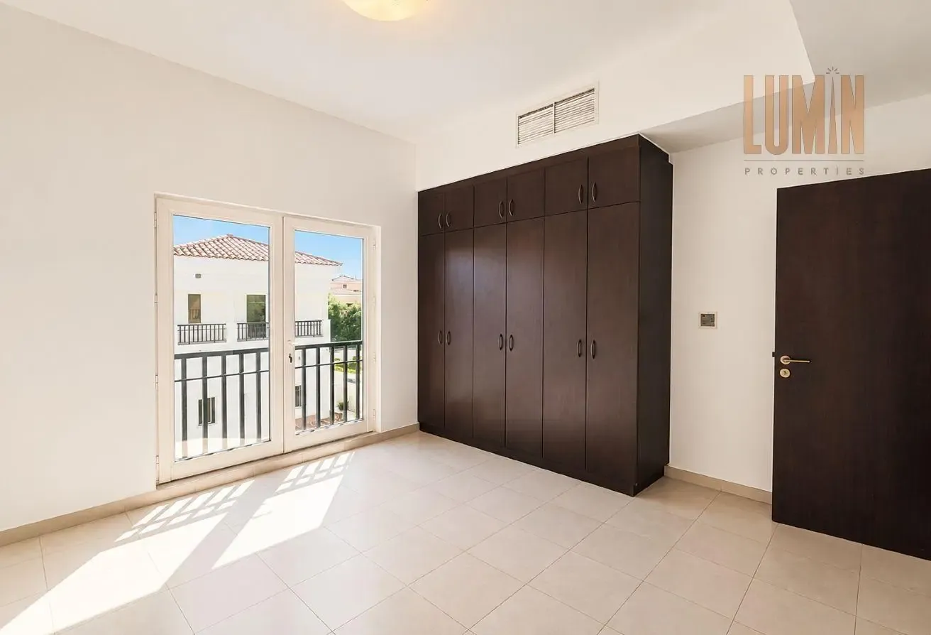 Vacant on Transfer | Corner Plot | Park Facing