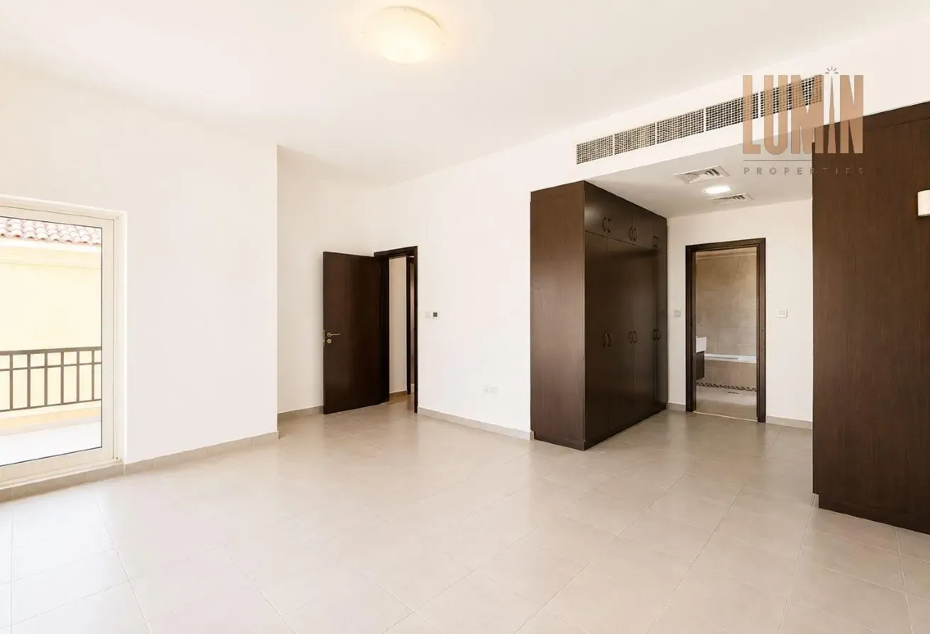 Vacant on Transfer | Corner Plot | Park Facing