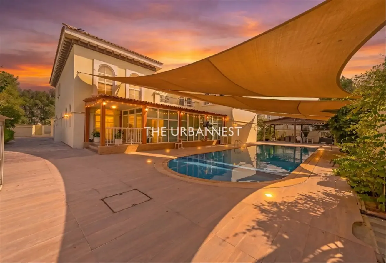 Beautiful 7 Bedroom | with Pool | Great Location