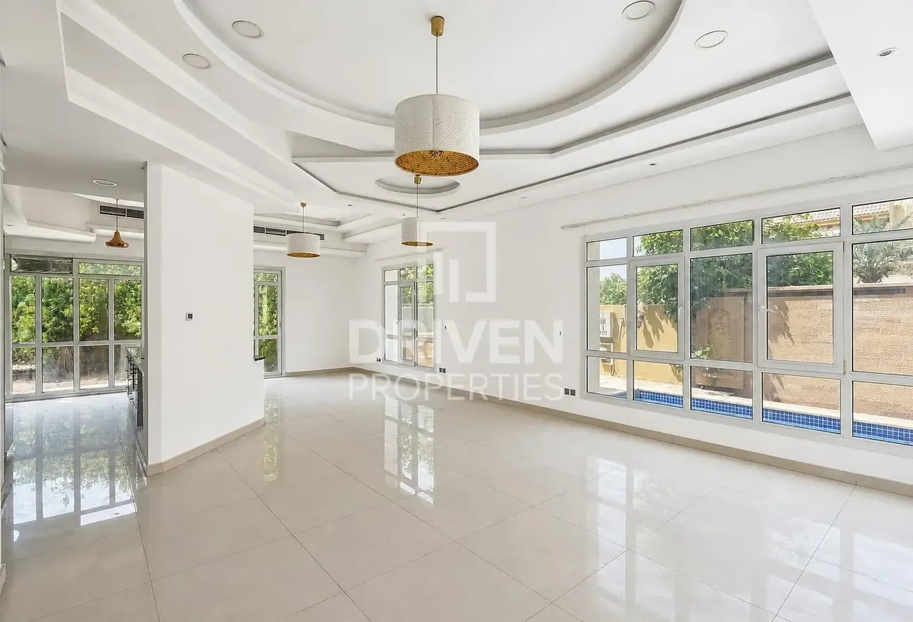 Vacant | Custom Built | Private Pool | Near Exit