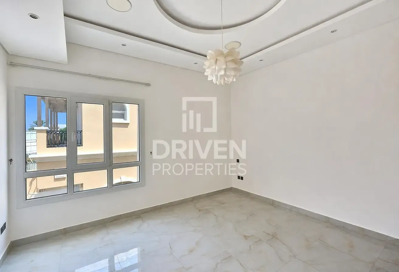 Vacant | Custom Built | Private Pool | Near Exit