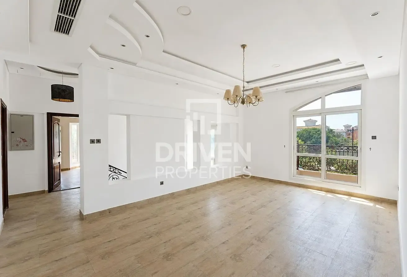 Vacant | Custom Built | Private Pool | Near Exit
