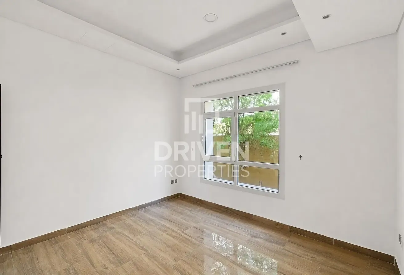 Vacant | Custom Built | Private Pool | Near Exit