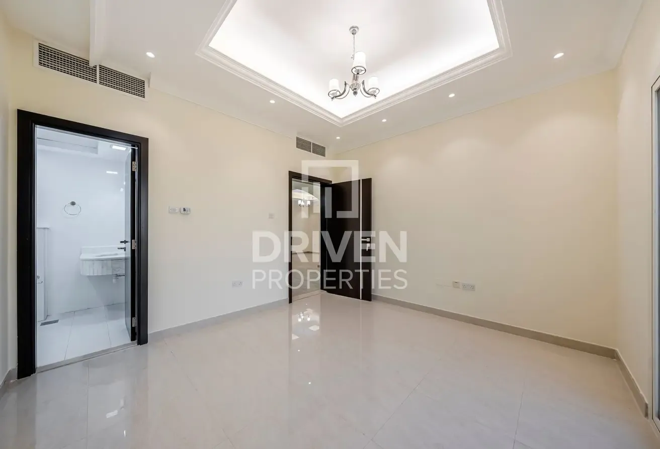 Spacious Villa | Prime Location | Community View