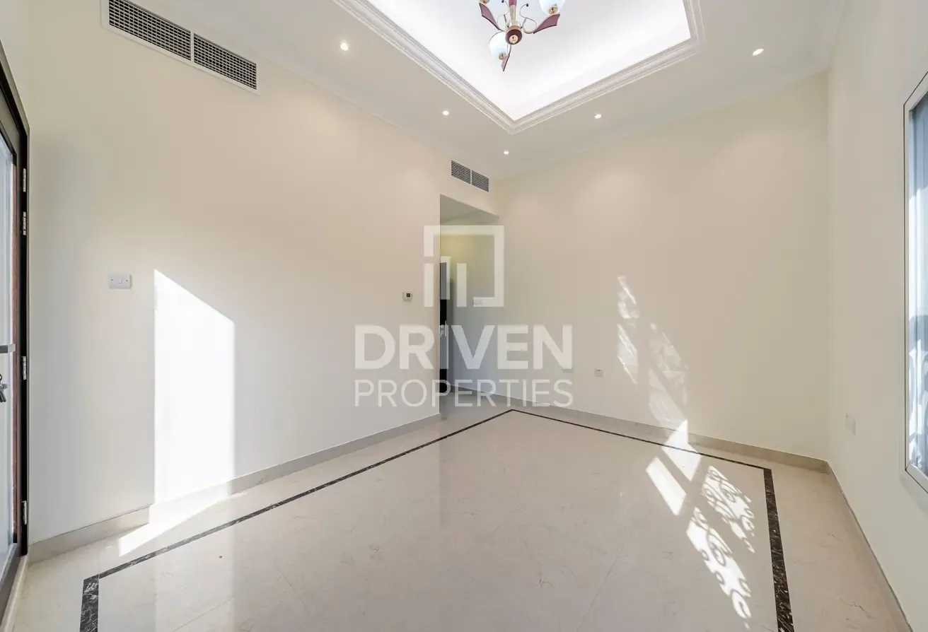 Spacious Villa | Prime Location | Community View