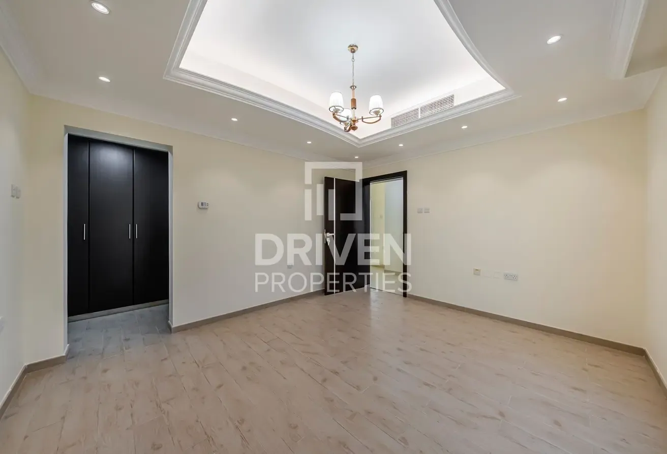 Spacious Villa | Prime Location | Community View