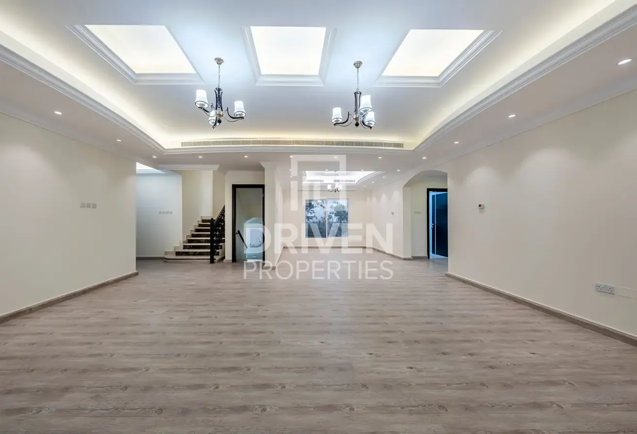 Spacious Villa | Prime Location | Community View