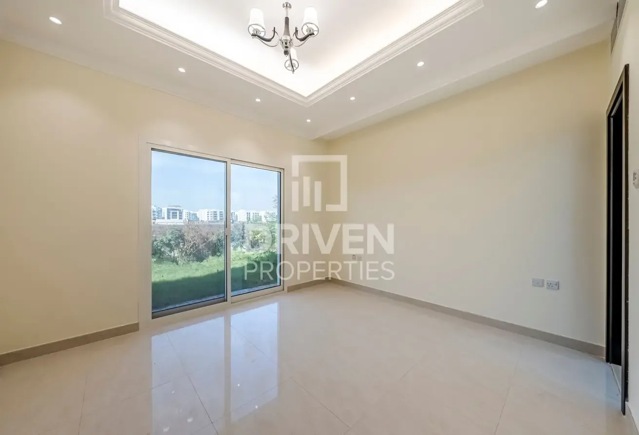 Spacious Villa | Prime Location | Community View