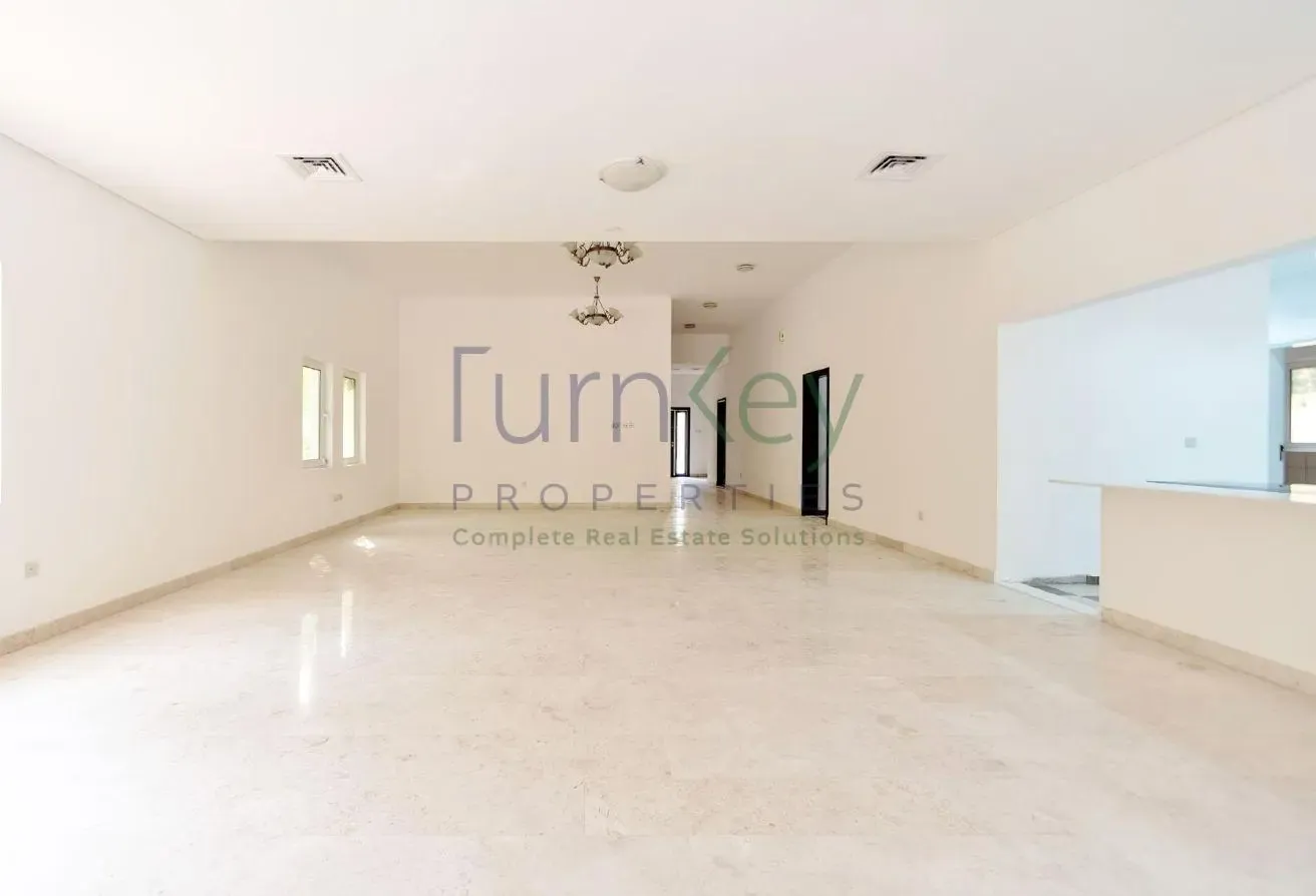 Huge Plot | Vacant | Ready to Move | 5 Bed+Pool |